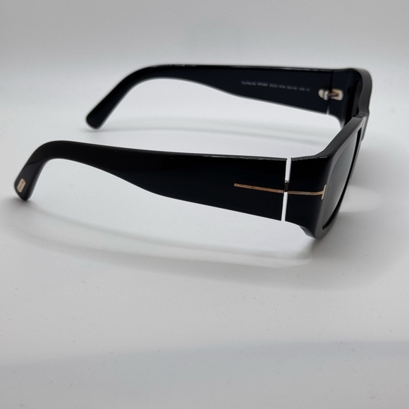 Tom Ford - sunglasses with case - Like New - never worn - 53-19-145 - Picture 4 of 15